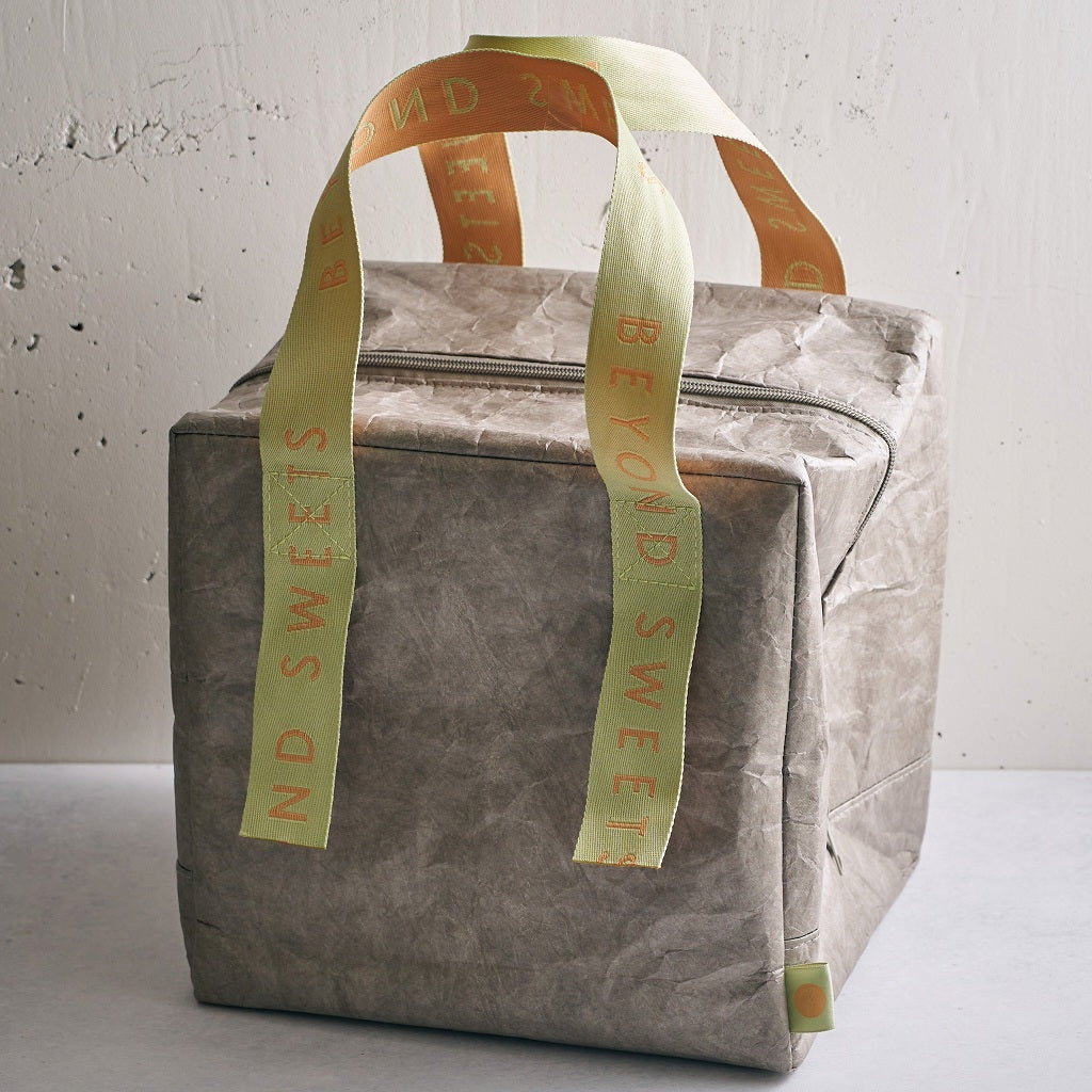 BEYOND SWEETSオリジナル保冷バッグ